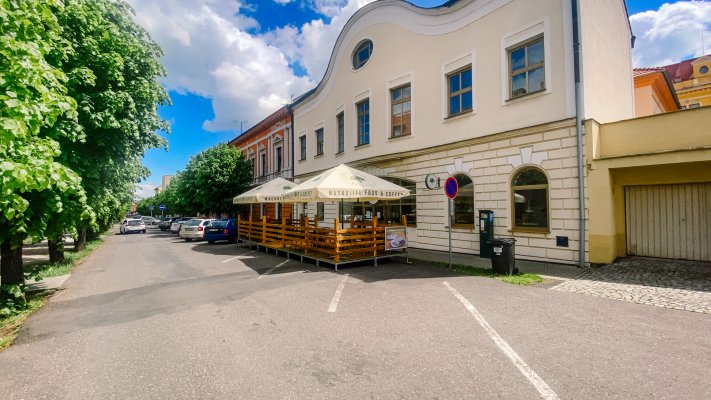 Na Valích, Louny